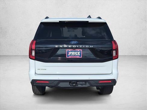 Used 2025 Ford Expedition Active RWD image 9