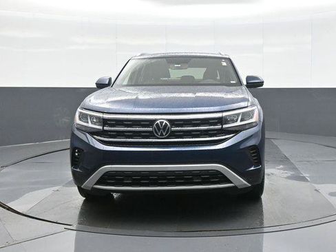 Used 2023 Volkswagen Atlas Cross Sport SE w/ Panoramic Sunroof Package AWD/4WD image 2