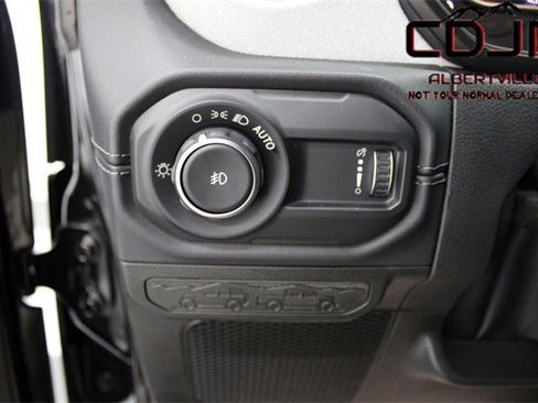 Used 2024 Jeep Wrangler Sahara w/ Technology Group image 31