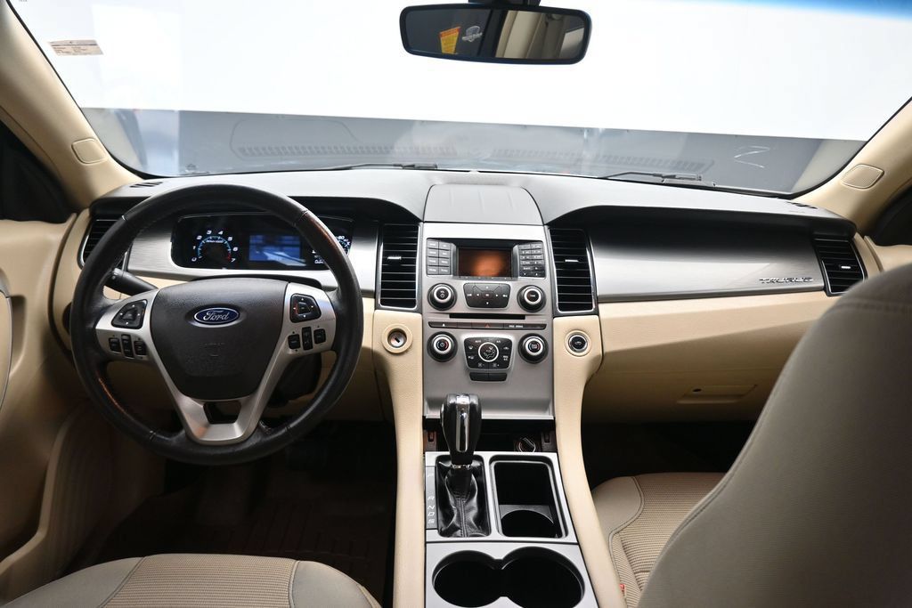 Used 2018 Ford Taurus SEL FWD image 35