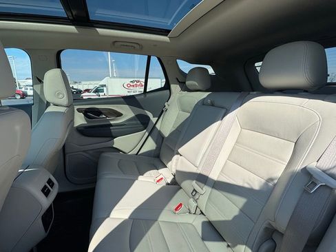 Used 2023 GMC Terrain Denali w/ Denali Premium Package image 11