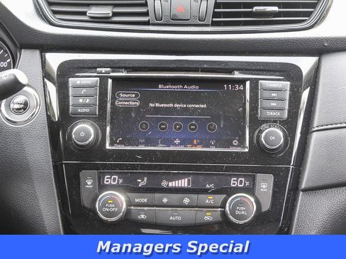 Used 2018 Nissan Rogue SV image 13