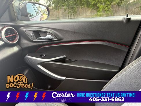 Used 2024 Chevrolet Trax RS w/ Sunroof Package FWD image 30