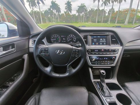 Used 2016 Hyundai Sonata Sport w/ Option Group 02 FWD image 7