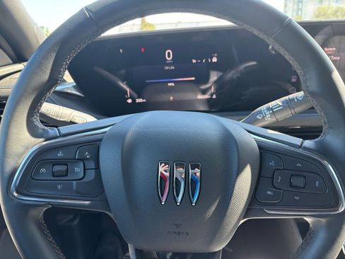 Used 2025 Buick Envista Sport Touring image 28