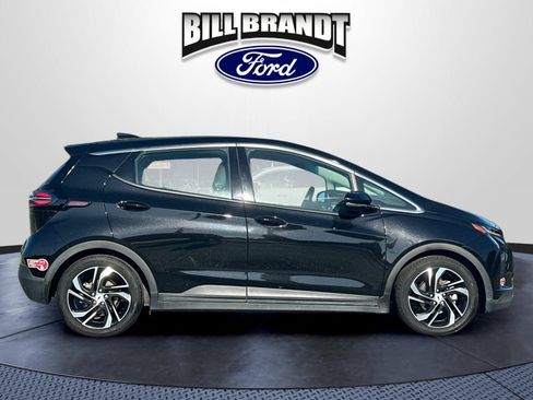 Used 2023 Chevrolet Bolt LT w/ Infotainment Package FWD image 2