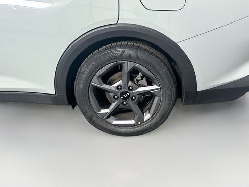 Used 2025 Kia K4 LXS image 11