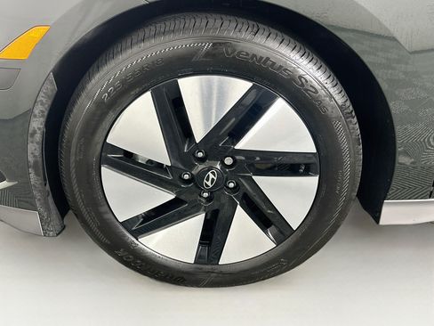 Used 2024 Hyundai Ioniq 6 SE RWD image 11