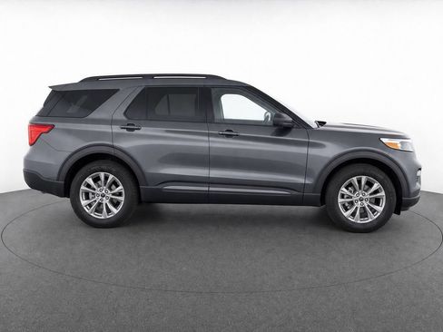 Used 2020 Ford Explorer XLT w/ Equipment Group 202A AWD/4WD image 10