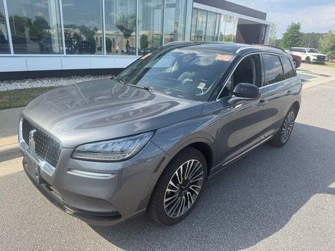 Used 2022 Lincoln Corsair AWD w/ Premium Package image 2
