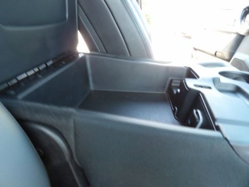 Used 2024 RAM 2500 Tradesman w/ Chrome Appearance Group image 33