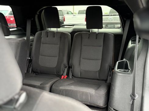 Used 2019 Ford Explorer XLT AWD/4WD image 18