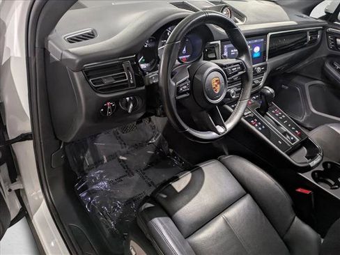 Used 2022 Porsche Macan image 10