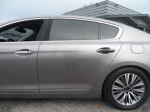 Used 2016 Kia K900 Luxury image 29