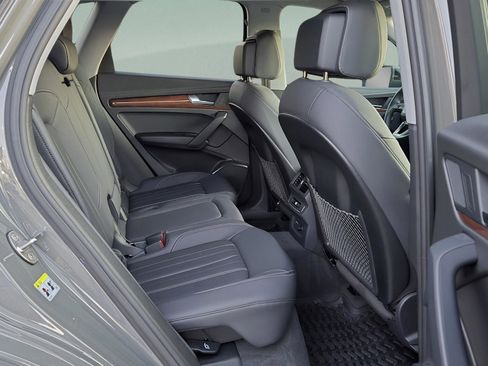 Used 2023 Audi Q5 2.0T Premium w/ Convenience Package image 19