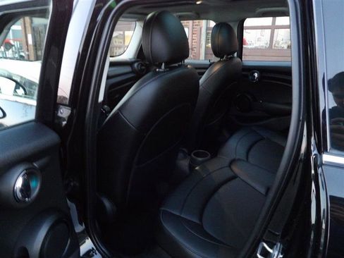 Used 2016 MINI Cooper 4-Door Hardtop image 13