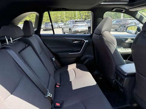 Used 2025 Toyota RAV4 SE image 16
