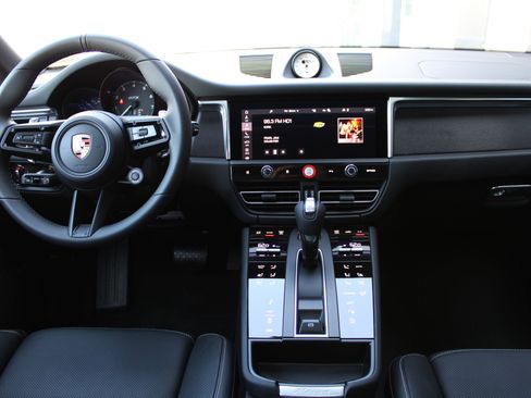 New 2026 Porsche Macan GTS image 22