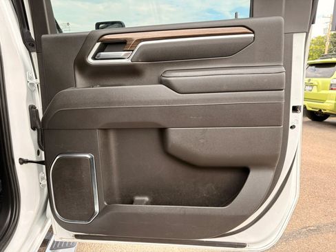 Used 2025 Chevrolet Silverado 2500 LT AWD/4WD image 9