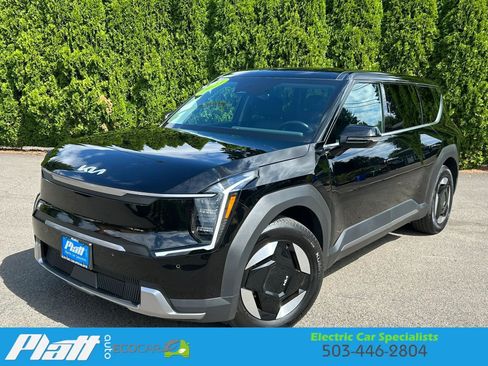Used 2024 Kia EV9 Light Long Range RWD image 1
