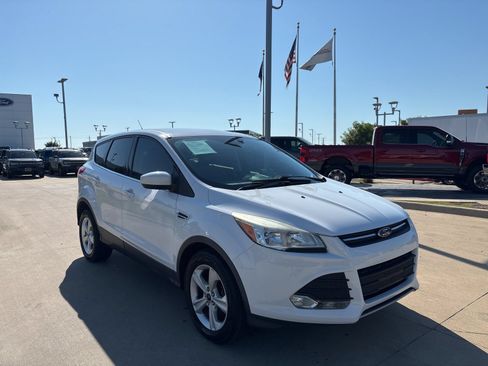 Used 2016 Ford Escape SE FWD image 8