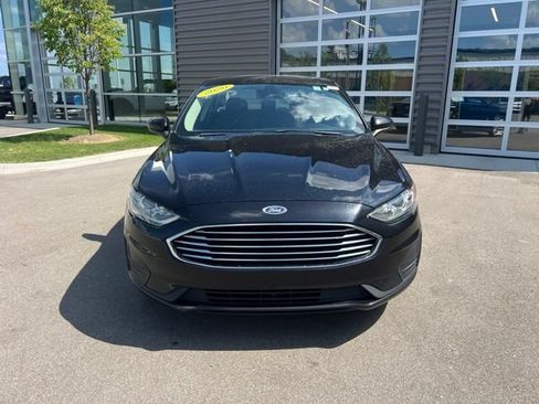 Used 2020 Ford Fusion SE FWD image 2