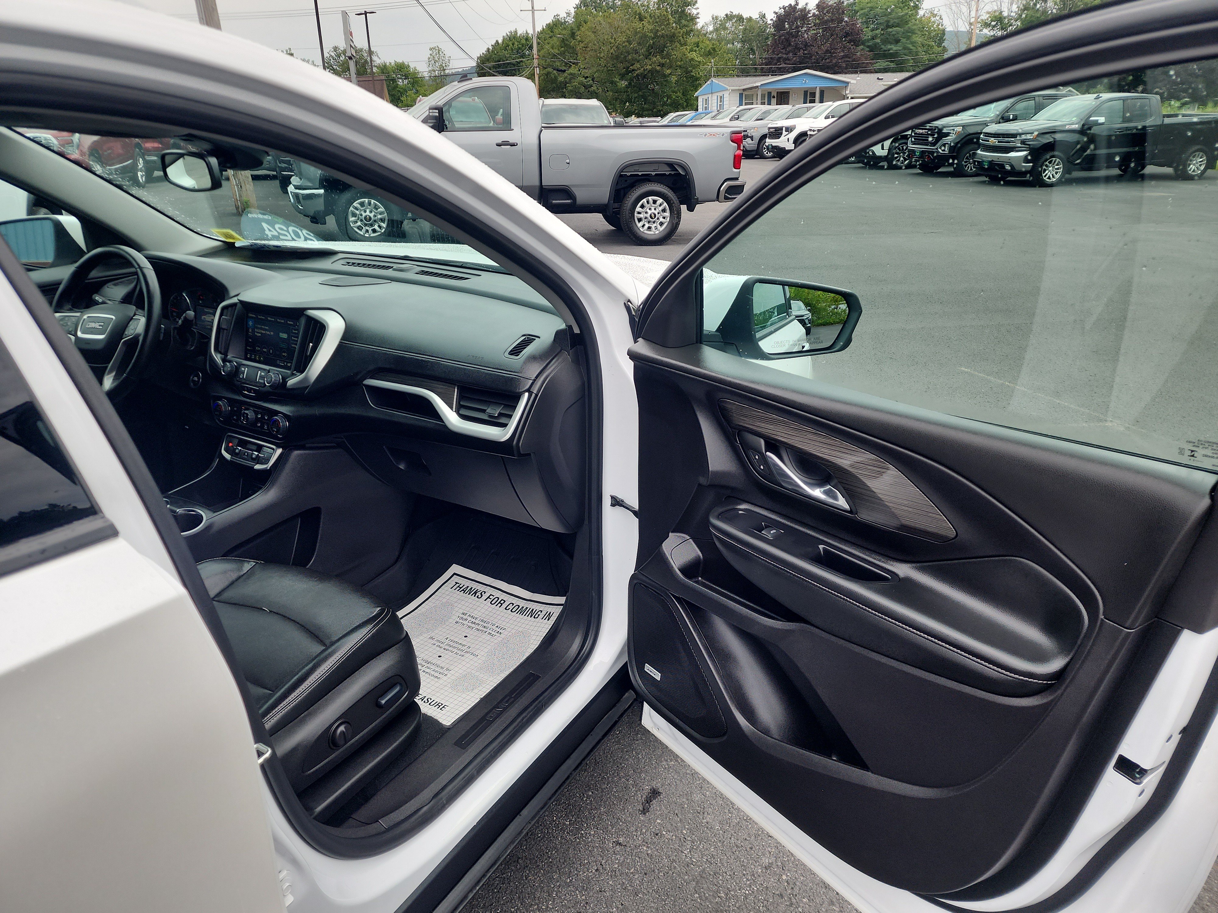 Certified 2024 GMC Terrain SLT w/ Infotainment Package II AWD/4WD image 36