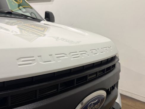 Used 2022 Ford F350 XL w/ Power Equipment Group image 41