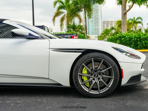 Used 2019 Aston Martin DB11 Volante image 61