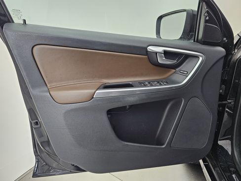 Used 2015 Volvo XC60 T5 image 12