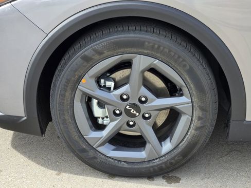 New 2026 Kia K4 LXS image 8