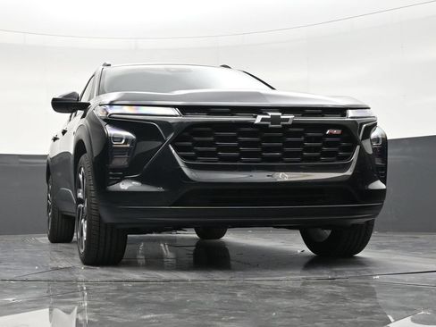 Used 2024 Chevrolet Trax RS FWD image 26