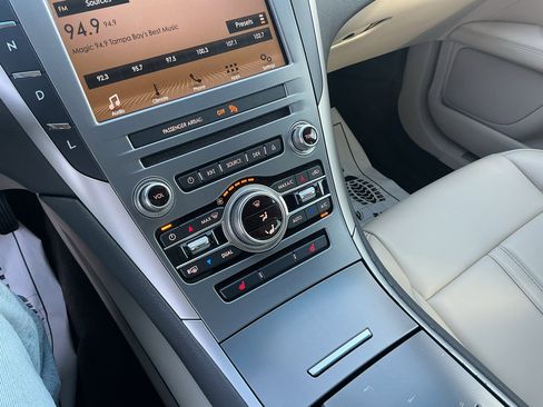 Used 2018 Lincoln MKZ Premiere image 24