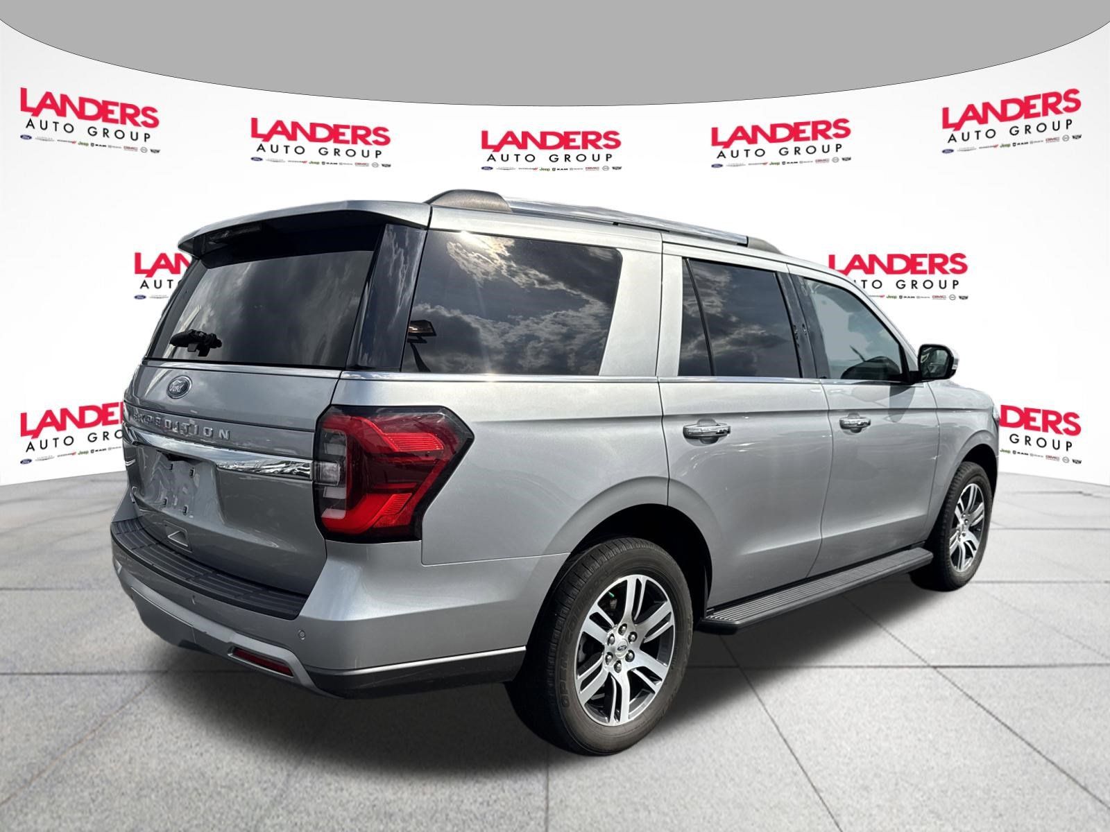 Used 2024 Ford Expedition Limited RWD image 3