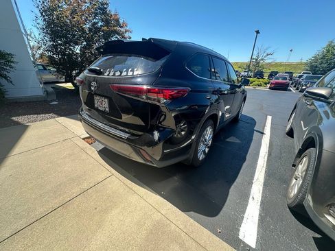 Used 2023 Toyota Highlander Limited AWD/4WD image 5