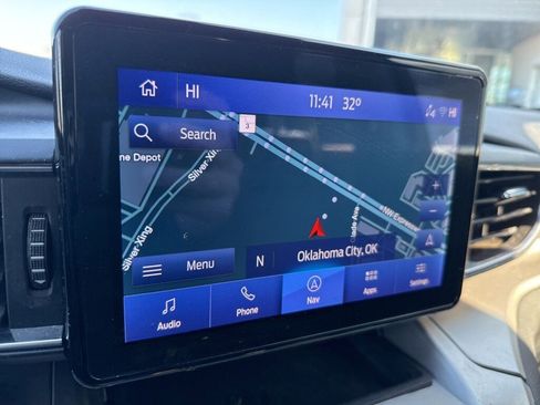 Used 2022 Ford Explorer XLT w/ Equipment Group 202A image 5