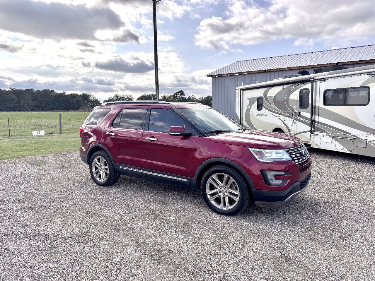 Used 2017 Ford Explorer Limited w/ Equipment Group 301A FWD image 6