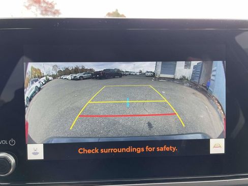 Used 2025 Toyota Camry SE image 28