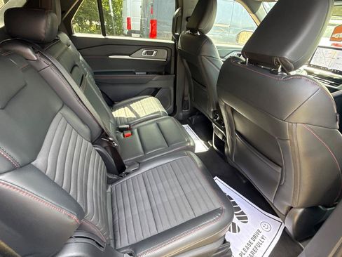 Used 2026 Ford Explorer ST-Line w/ ST-Line Street Pack AWD/4WD image 19