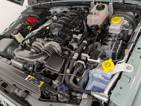 Used 2024 Jeep Wrangler Sahara image 30