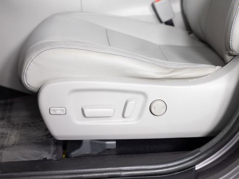 Used 2015 Toyota Highlander XLE image 17