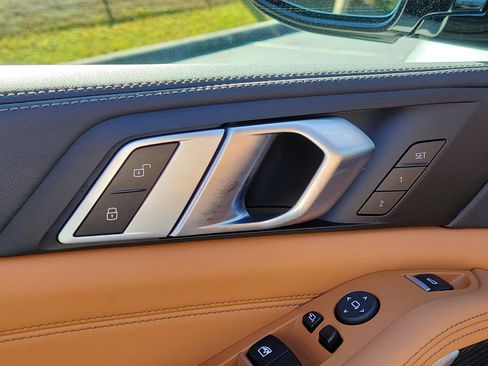 Used 2024 BMW X5 xDrive40i w/ M Sport Package image 19