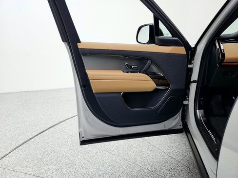 New 2026 Land Rover Range Rover Sport SE image 23