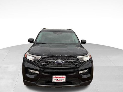 Used 2023 Ford Explorer XLT w/ Equipment Group 202A AWD/4WD image 2