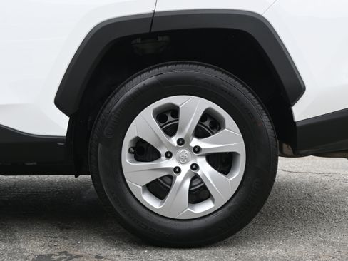 Used 2023 Toyota RAV4 LE image 61