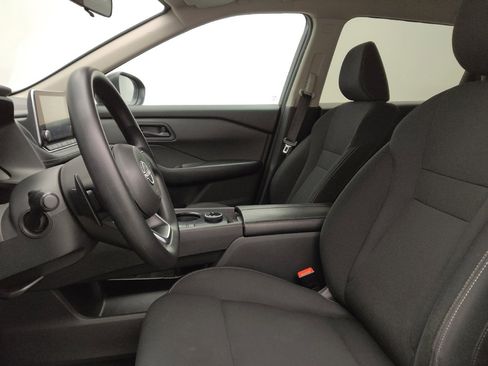 Used 2024 Nissan Rogue S AWD/4WD image 17