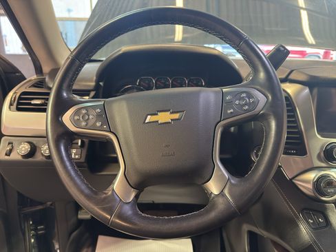 Used 2019 Chevrolet Suburban LT AWD/4WD image 18