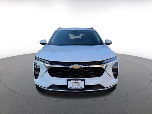 Used 2025 Chevrolet Trax LT image 5