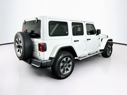 Used 2020 Jeep Wrangler Unlimited Sahara AWD/4WD image 9