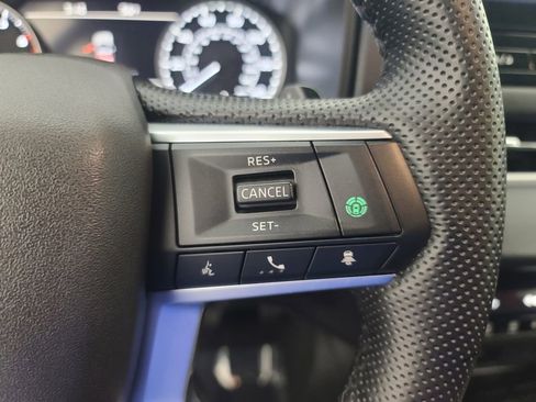 Used 2025 Mitsubishi Outlander SE image 32